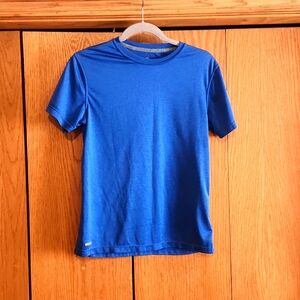 Men's Starter dri fit, short sleeve t shirt,  size small,  blue.